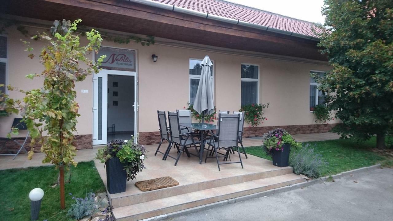 Nobilis Apartman Eger Exterior foto